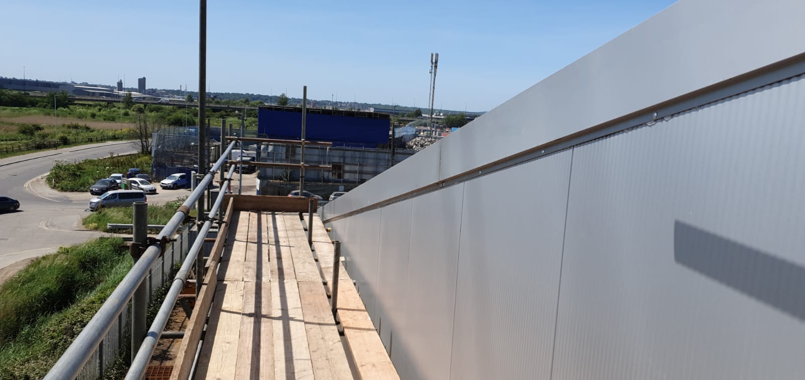 Office repair to large Warehouse roof in Rainham, Essex