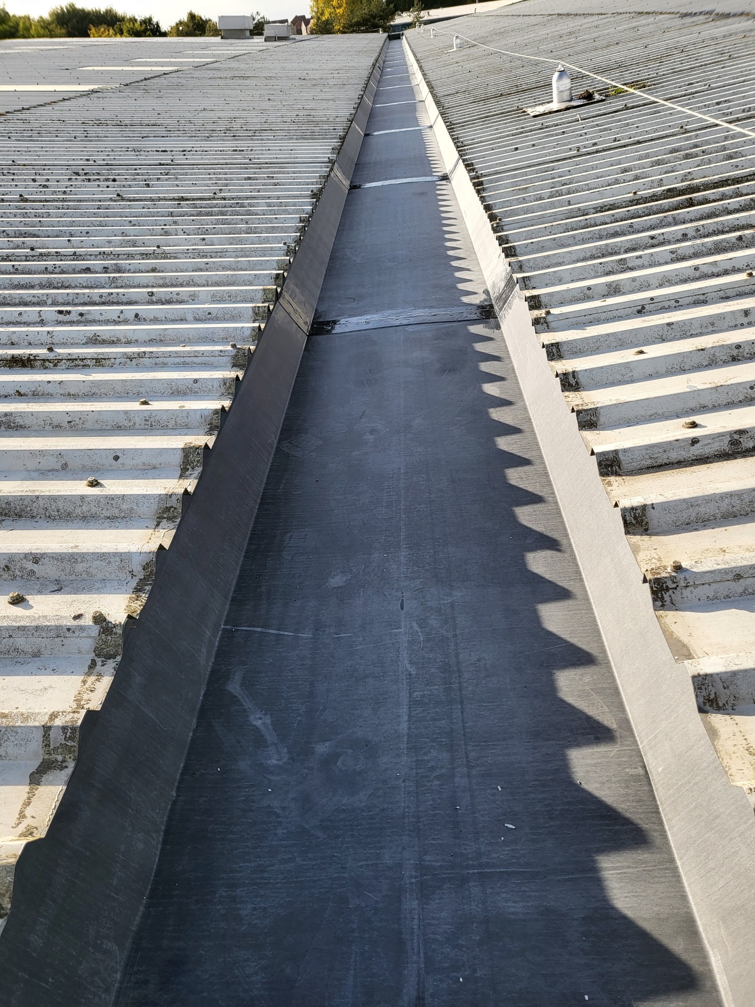 Repairs to a warehouse and office roof in Littlehampton, West Sussex