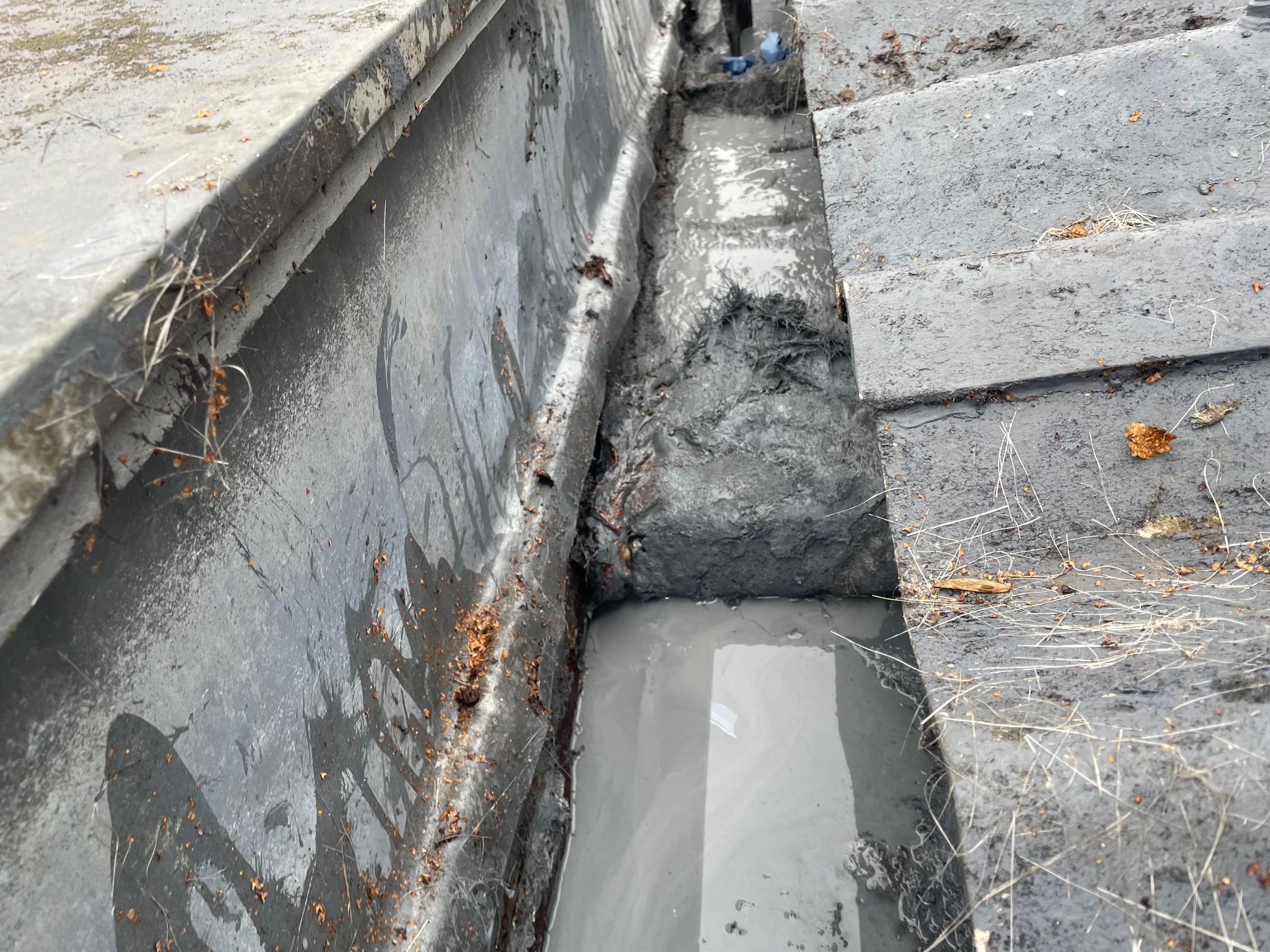 gutters repairs to an warehouse Unit in Westerham, Kent