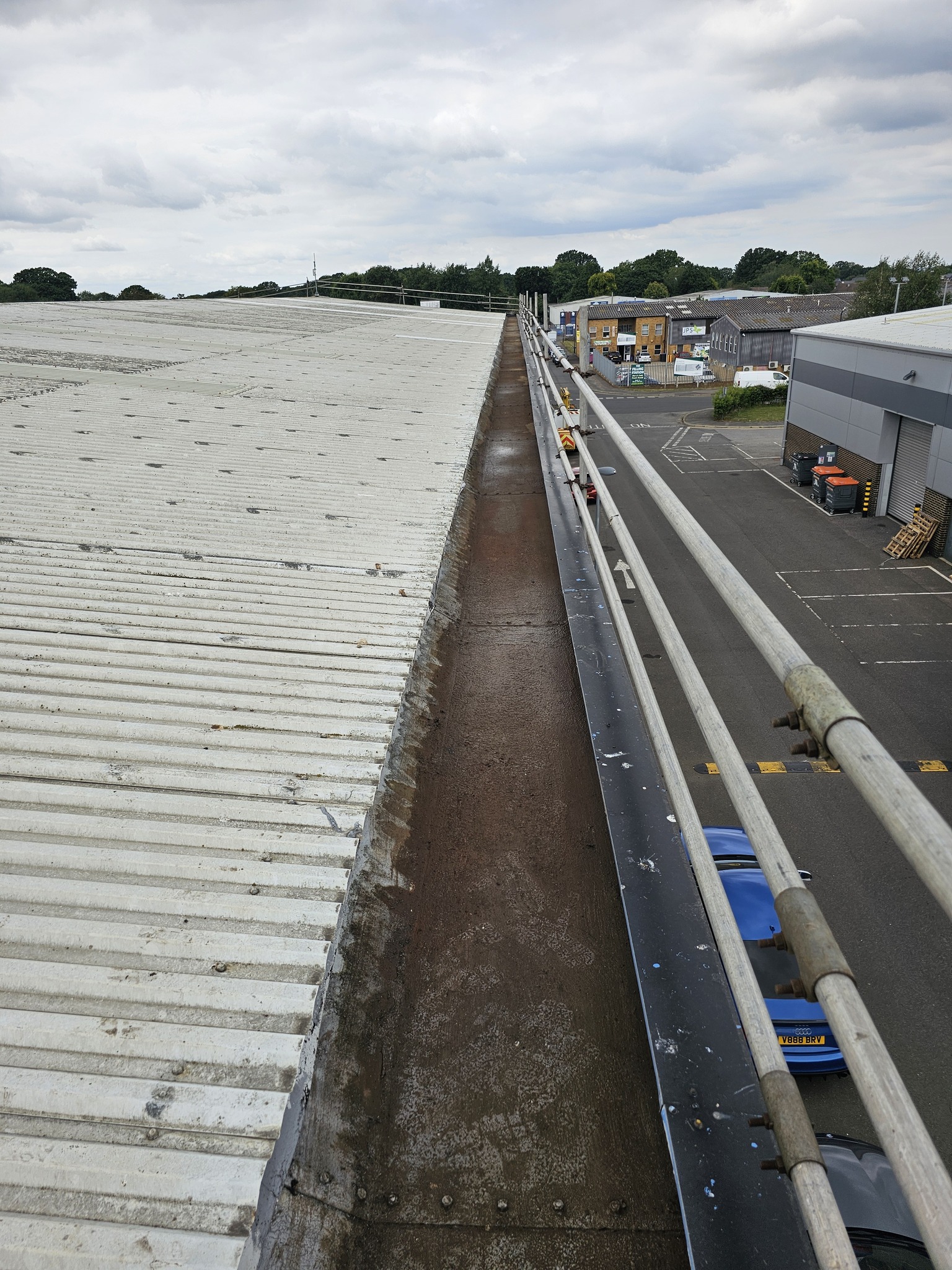 Repairs over the offices and warehouse of an industrial unit in Kent